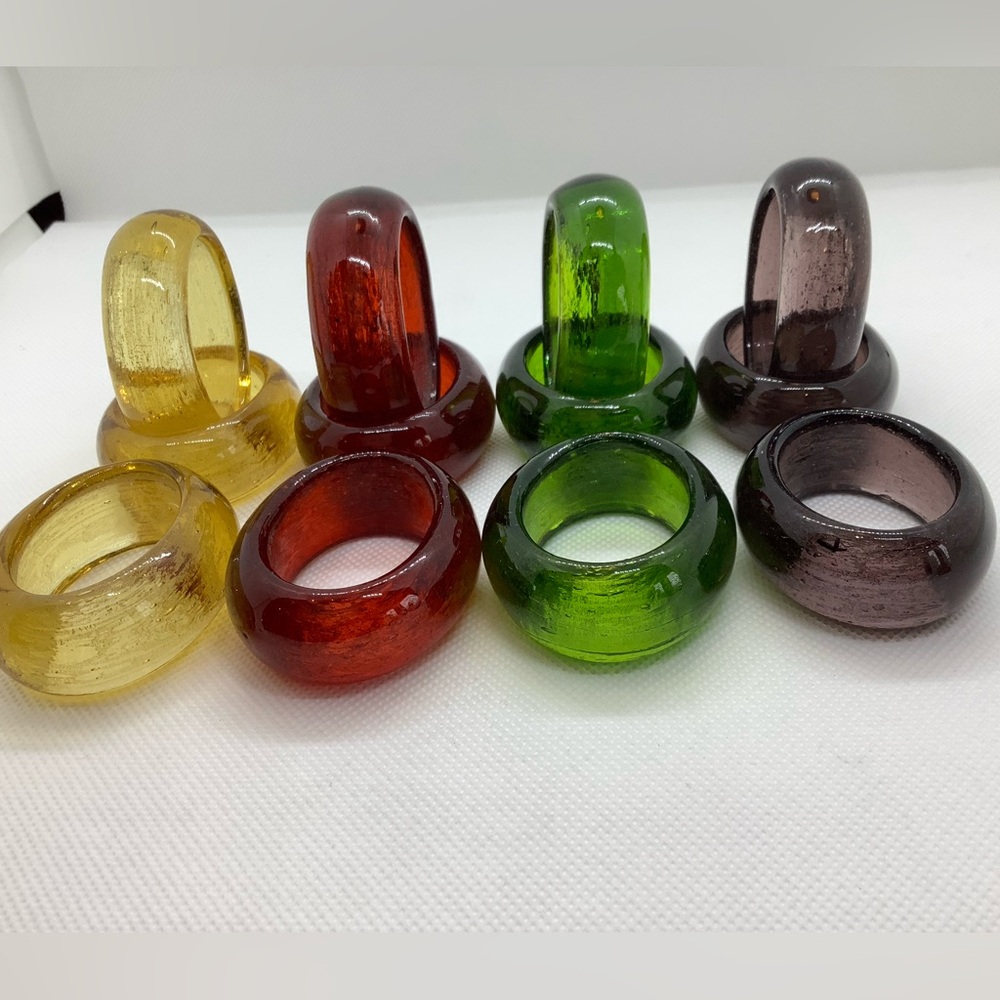 Set of 12 Colourful Glass Oval Napkin Rings 3 Yellow 3 Red 3 Green 3 Purple